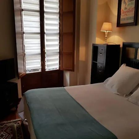 Piso De Calidad En El Centro De Gijon דירה