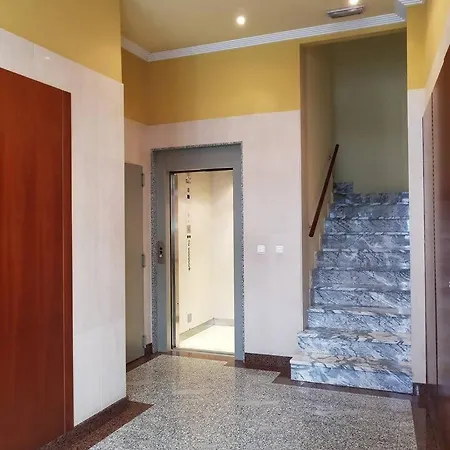 Апартаменти Piso De Calidad En El Centro De Хіхон